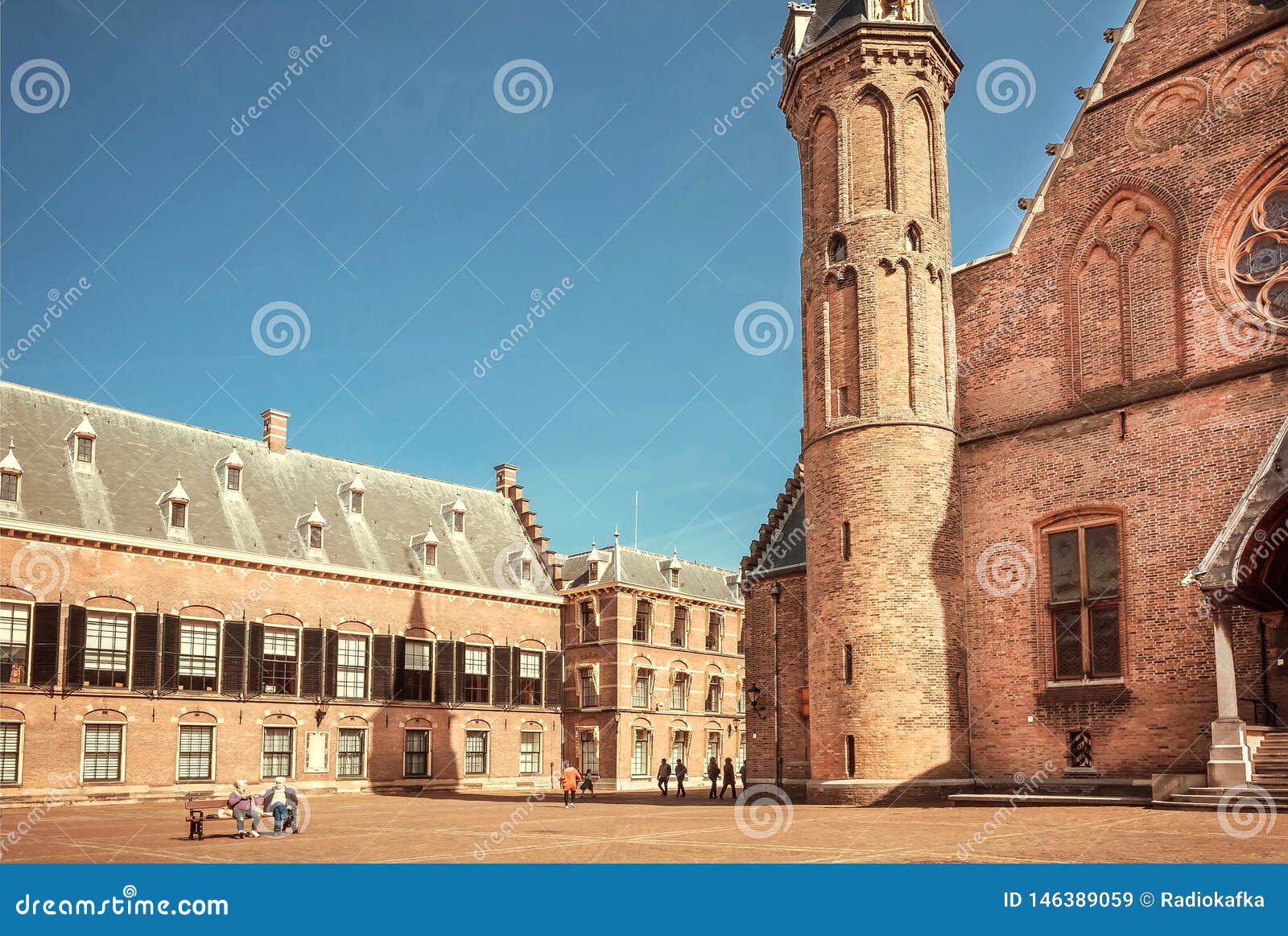 Discovery Of 13th-Century Structures In Binnenhof Redevelopment