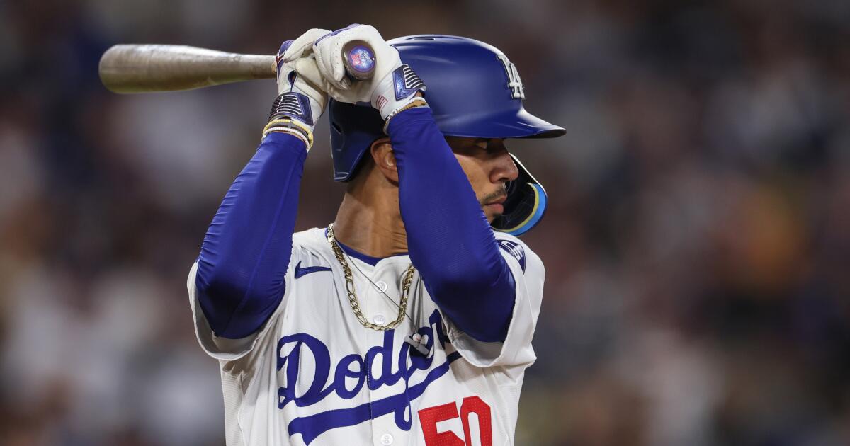 Dodgers' Mookie Betts Sidelined By Illness; Status Uncertain Dodgers' Mookie Betts Sidelined By Illness; Status Uncertain
