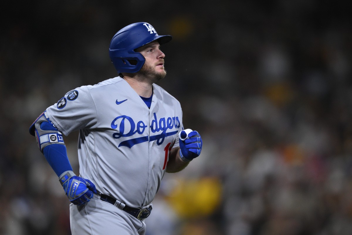 Dodgers' Muncy Breaks Silence On Arenado Trade Speculation Dodgers' Muncy Breaks Silence On Arenado Trade Speculation