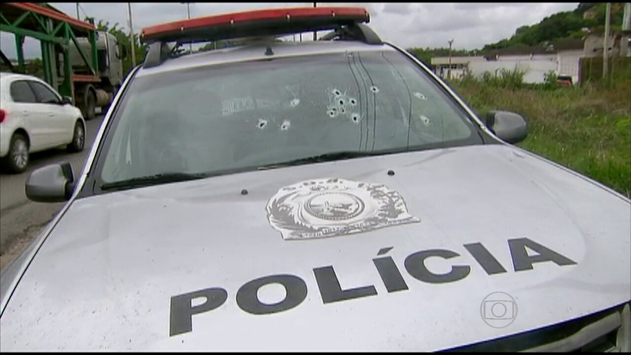 Dois Policiais Feridos Em Troca De Tiros Com Bandidos Dois Policiais Feridos Em Troca De Tiros Com Bandidos