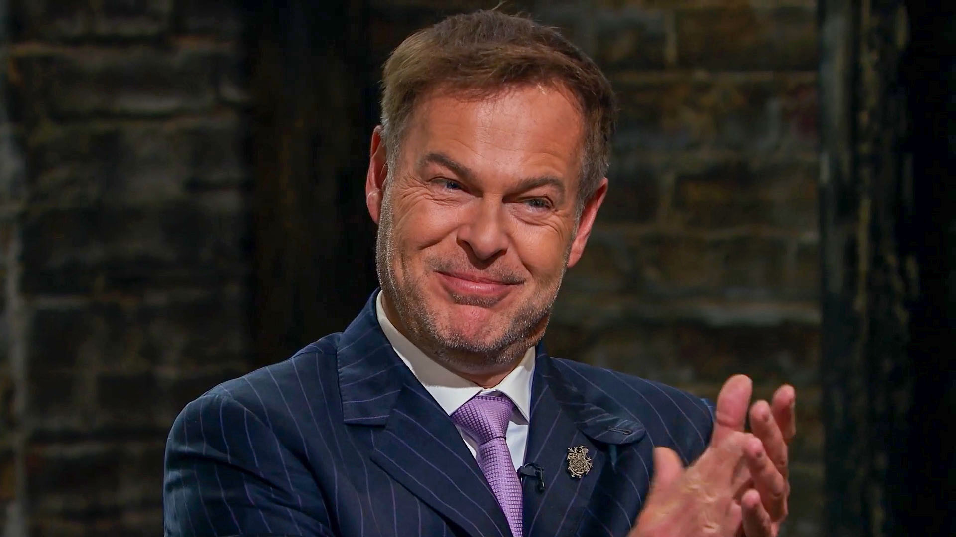 Dragon's Den: Peter Jones Receives Unexpectedly Harsh Reply Dragon's Den: Peter Jones Receives Unexpectedly Harsh Reply