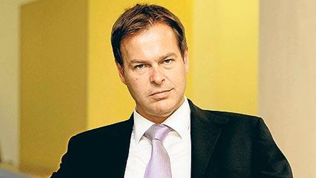 Dragon's Den: Peter Jones' Savage Put-Down Leaves Viewers Speechless