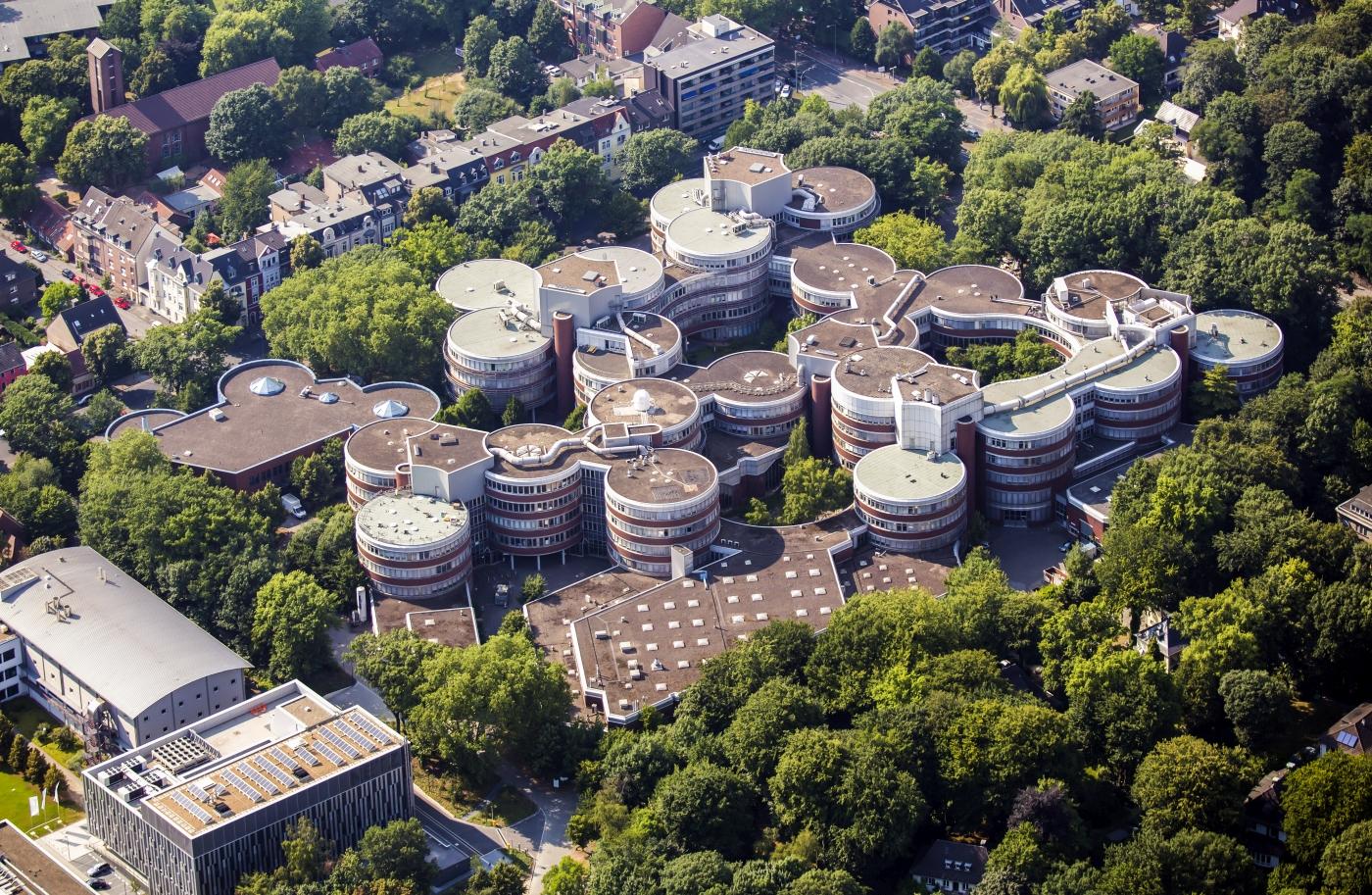 Duisburg-Essen: Universität Im Skandal Um Notenverbesserung Für 900 Euro Duisburg-Essen: Universität Im Skandal Um Notenverbesserung Für 900 Euro