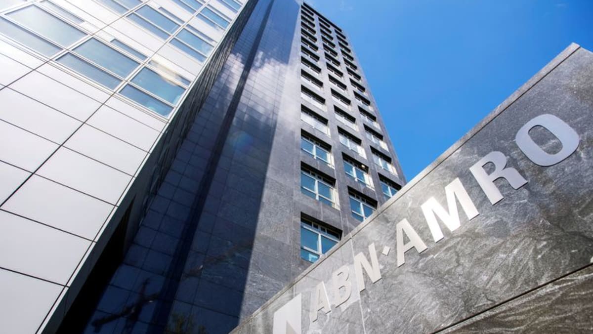 Dutch Central Bank To Fine ABN Amro? Bonus Scheme Under Scrutiny Dutch Central Bank To Fine ABN Amro? Bonus Scheme Under Scrutiny