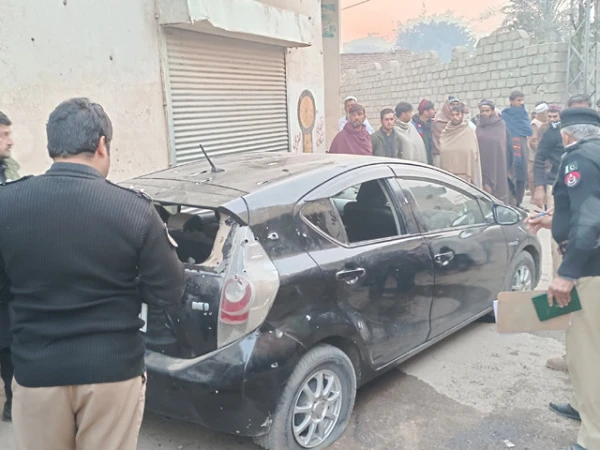دیرینہ دشمنی: گجرانوالہ میں فائرنگ سے 5 افراد ہلاک، ملزم پولیس کے ہاتھوں مارا گیا دیرینہ دشمنی: گجرانوالہ میں فائرنگ سے 5 افراد ہلاک، ملزم پولیس کے ہاتھوں مارا گیا