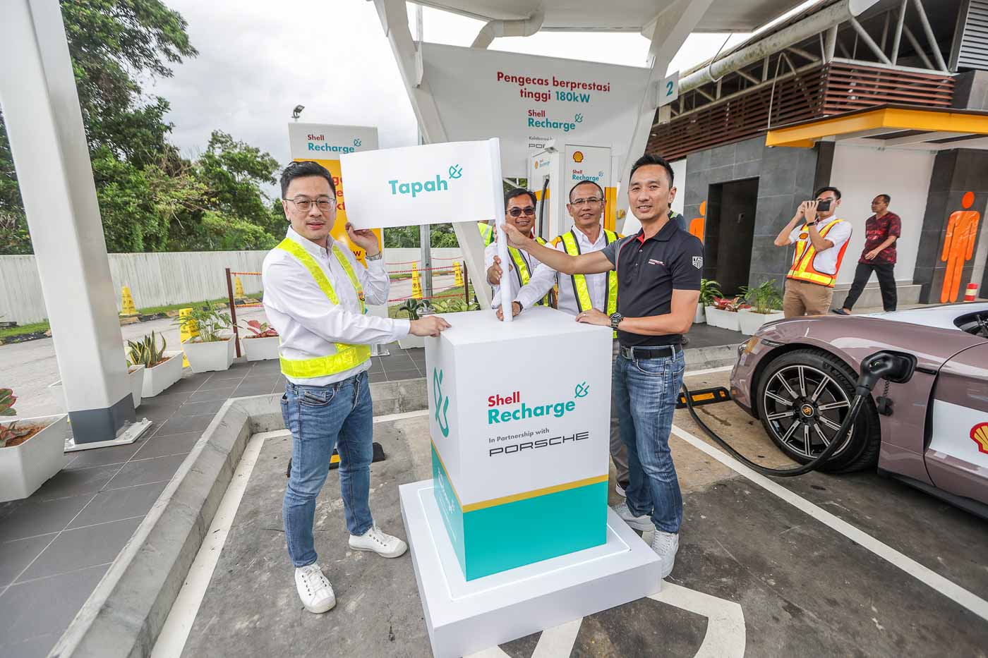 East Coast EV Drivers: 100% Rebate On Shell Recharge HPC Chargers This Raya East Coast EV Drivers: 100% Rebate On Shell Recharge HPC Chargers This Raya