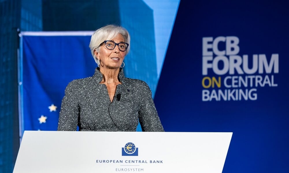 ECB Başkanı Lagarde: Avrupa'nın Karşı Karşıya Olduğu Yüksek Belirsizlik ECB Başkanı Lagarde: Avrupa'nın Karşı Karşıya Olduğu Yüksek Belirsizlik