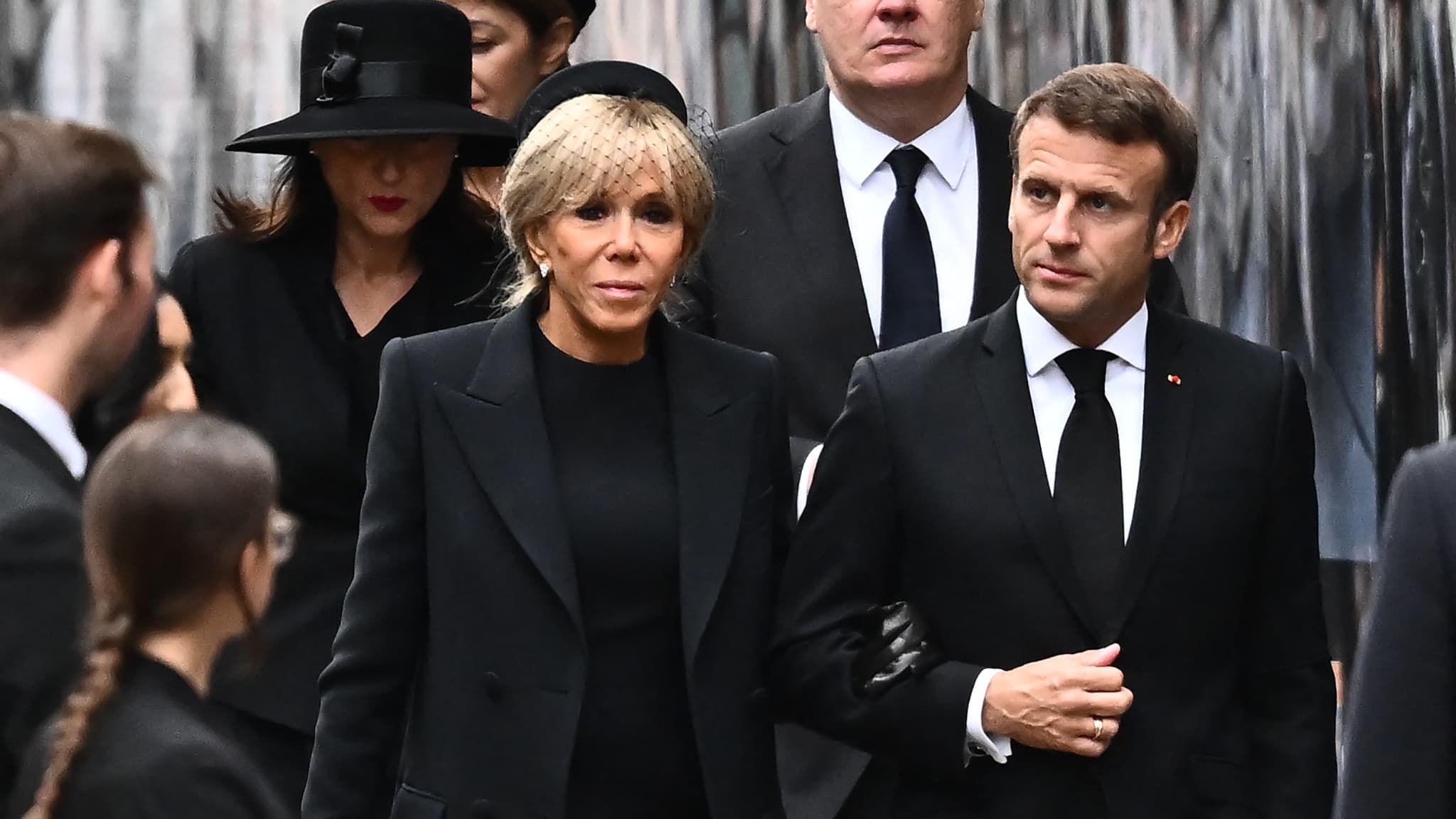 Emmanuel Macron Et Brigitte : Une Intimité Dévoilée Des Années Après Leur Mariage Emmanuel Macron Et Brigitte : Une Intimité Dévoilée Des Années Après Leur Mariage