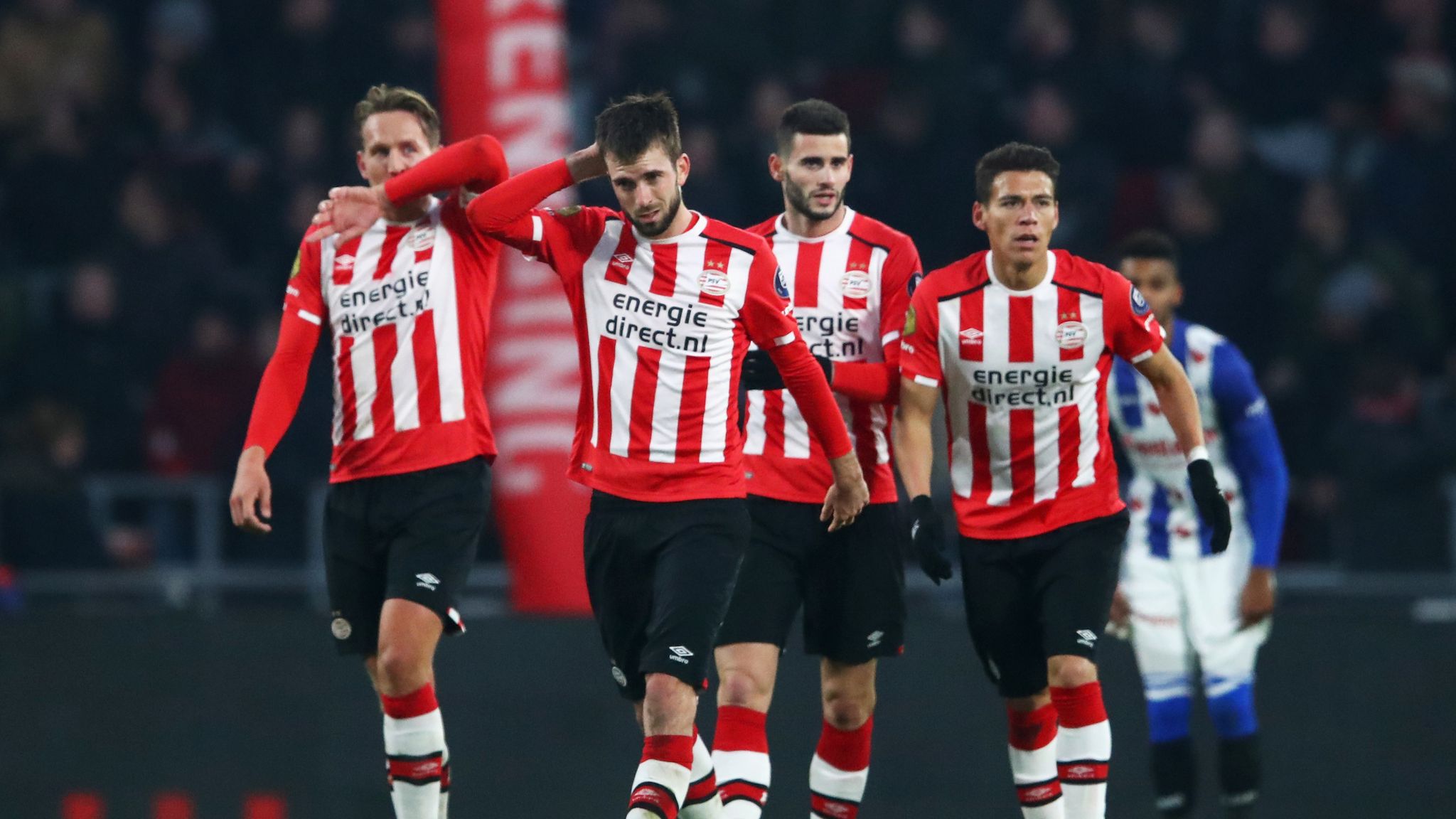 Eredivisie Victory For PSV On Veteran's Day: Perisic And De Jong's Winning Contributions