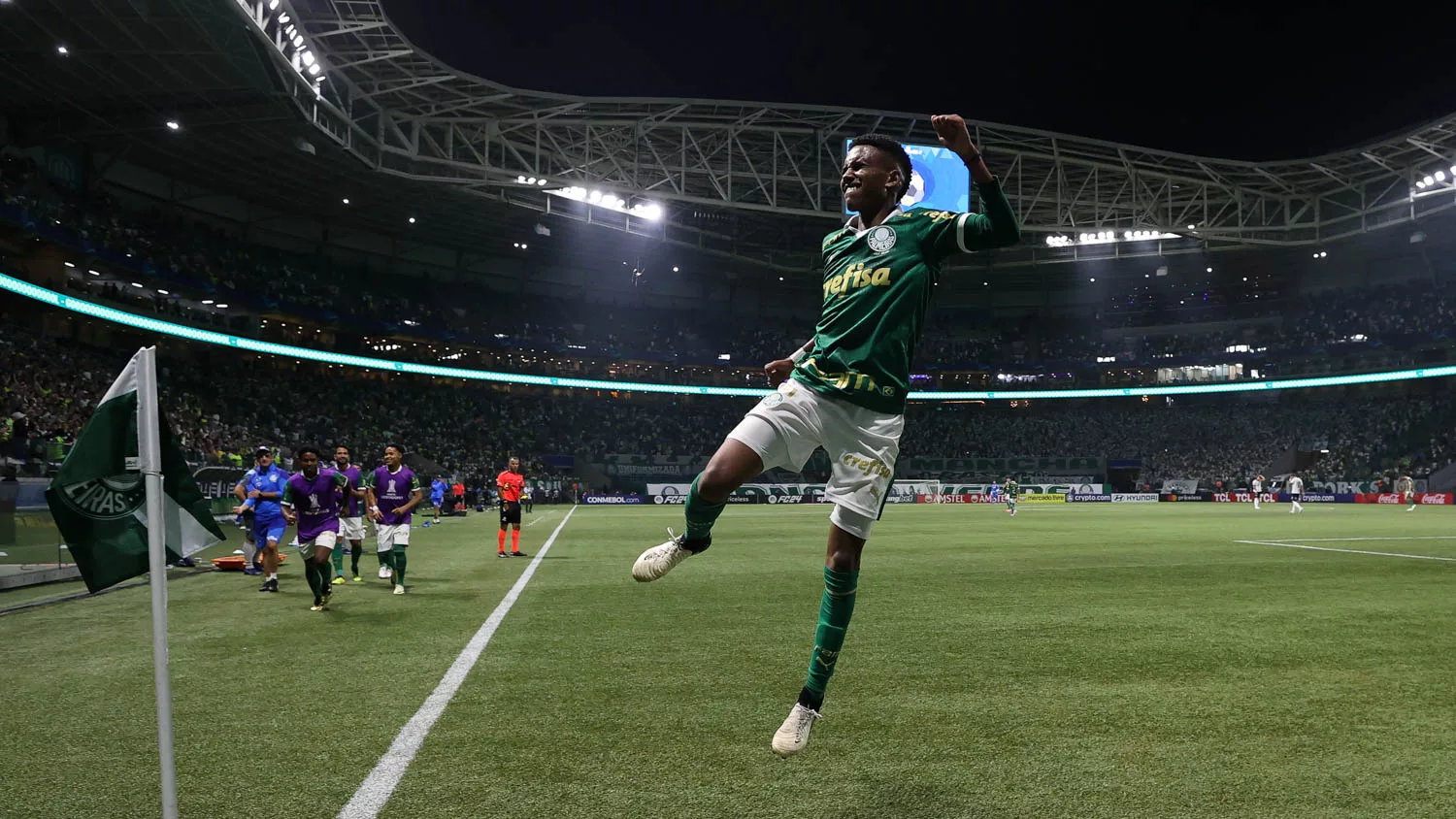 Estêvão: Vômito Em Altitude Interrompe Partida Do Palmeiras Estêvão: Vômito Em Altitude Interrompe Partida Do Palmeiras