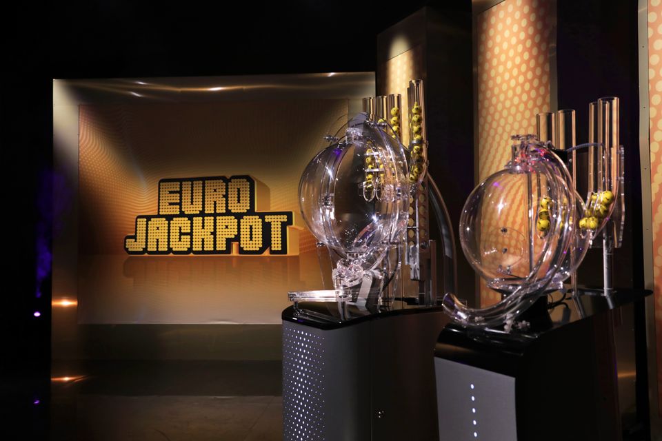 Eurojackpotin Jättipotti: Noin 54 Miljoonaa Euroa Jaossa! Eurojackpotin Jättipotti: Noin 54 Miljoonaa Euroa Jaossa!