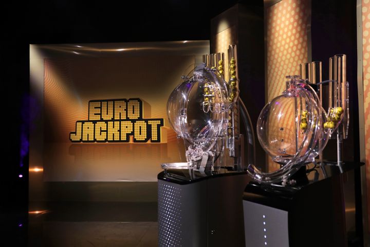 Eurojackpotin Jättipotti Räjähti Suomessa: 4,8 Miljoonaa Euroa Voitettu Eurojackpotin Jättipotti Räjähti Suomessa: 4,8 Miljoonaa Euroa Voitettu