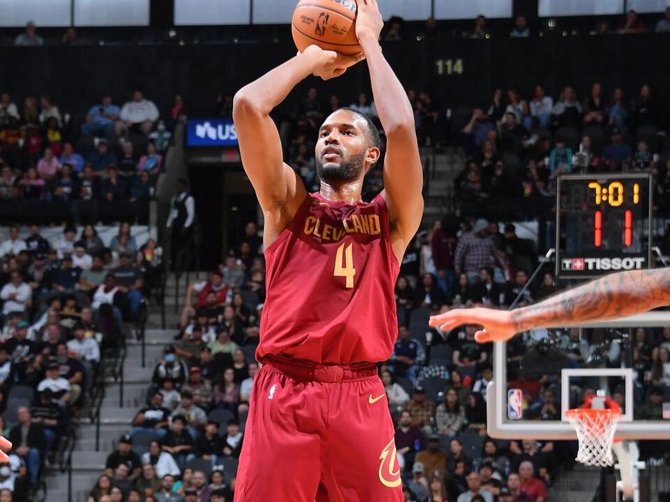Evan Mobley Fuels Cavaliers' Franchise-Record 16-Game Winning Streak Evan Mobley Fuels Cavaliers' Franchise-Record 16-Game Winning Streak