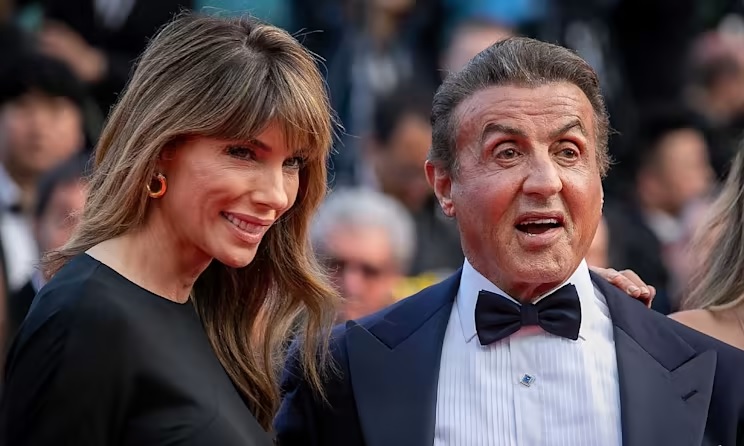Exposition D'art : La Visite Surprise De Sylvester Stallone Exposition D'art : La Visite Surprise De Sylvester Stallone
