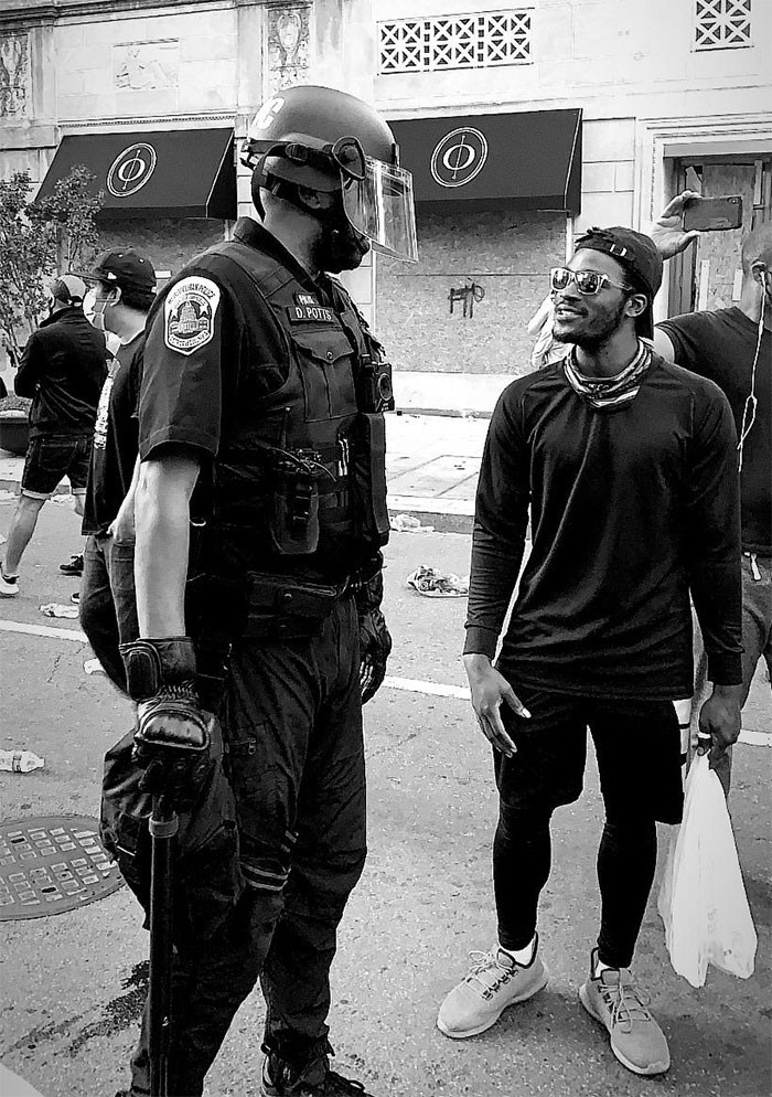 FBI Reassigns Agents From Iconic George Floyd Protest Photo FBI Reassigns Agents From Iconic George Floyd Protest Photo