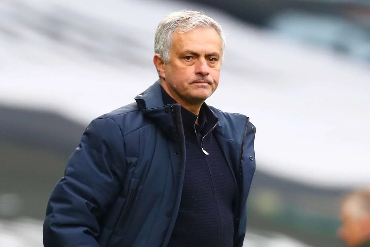 Fenerbahçe'den Ajax'a Transfer: Mourinho'nun Etkisi Fenerbahçe'den Ajax'a Transfer: Mourinho'nun Etkisi