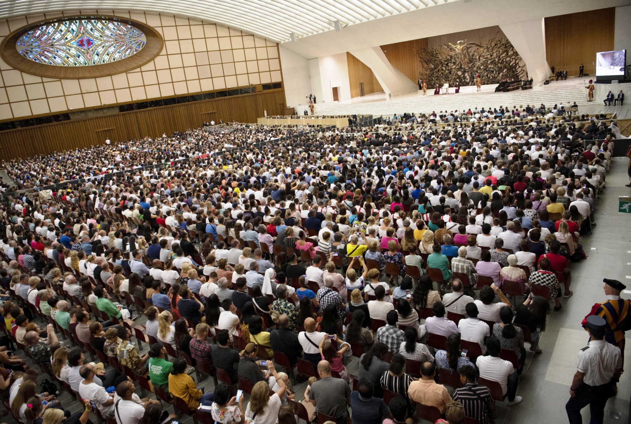 Fiéis Acampam No Vaticano Para Missa De Funeral Do Papa Francisco Fiéis Acampam No Vaticano Para Missa De Funeral Do Papa Francisco