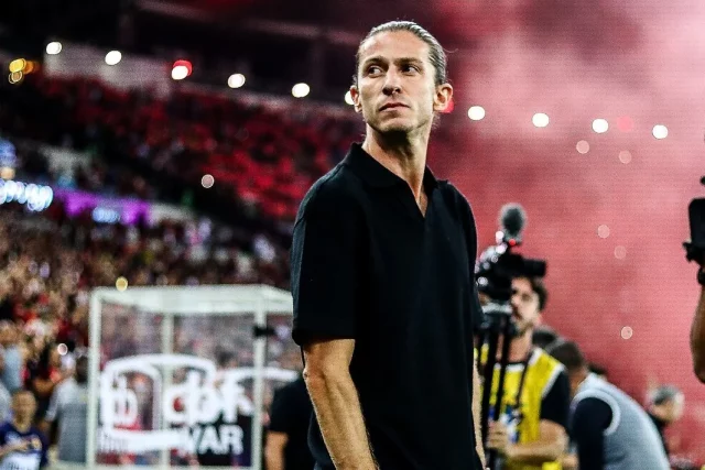 Filipe Luís: Un Nuevo Título Para Su Colección Filipe Luís: Un Nuevo Título Para Su Colección