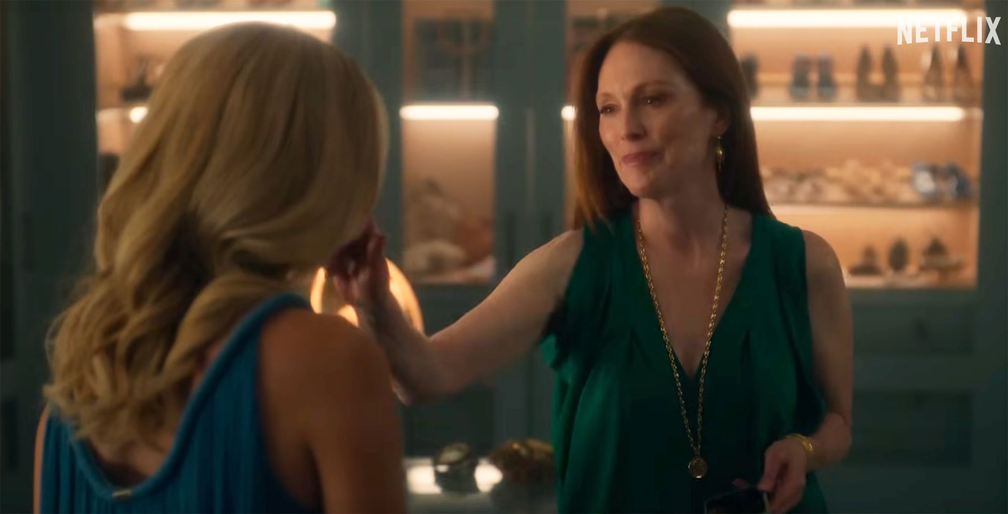 First Look: Julianne Moore In The Dark Comedy Series Siren - Trailer Reaction First Look: Julianne Moore In The Dark Comedy Series Siren - Trailer Reaction