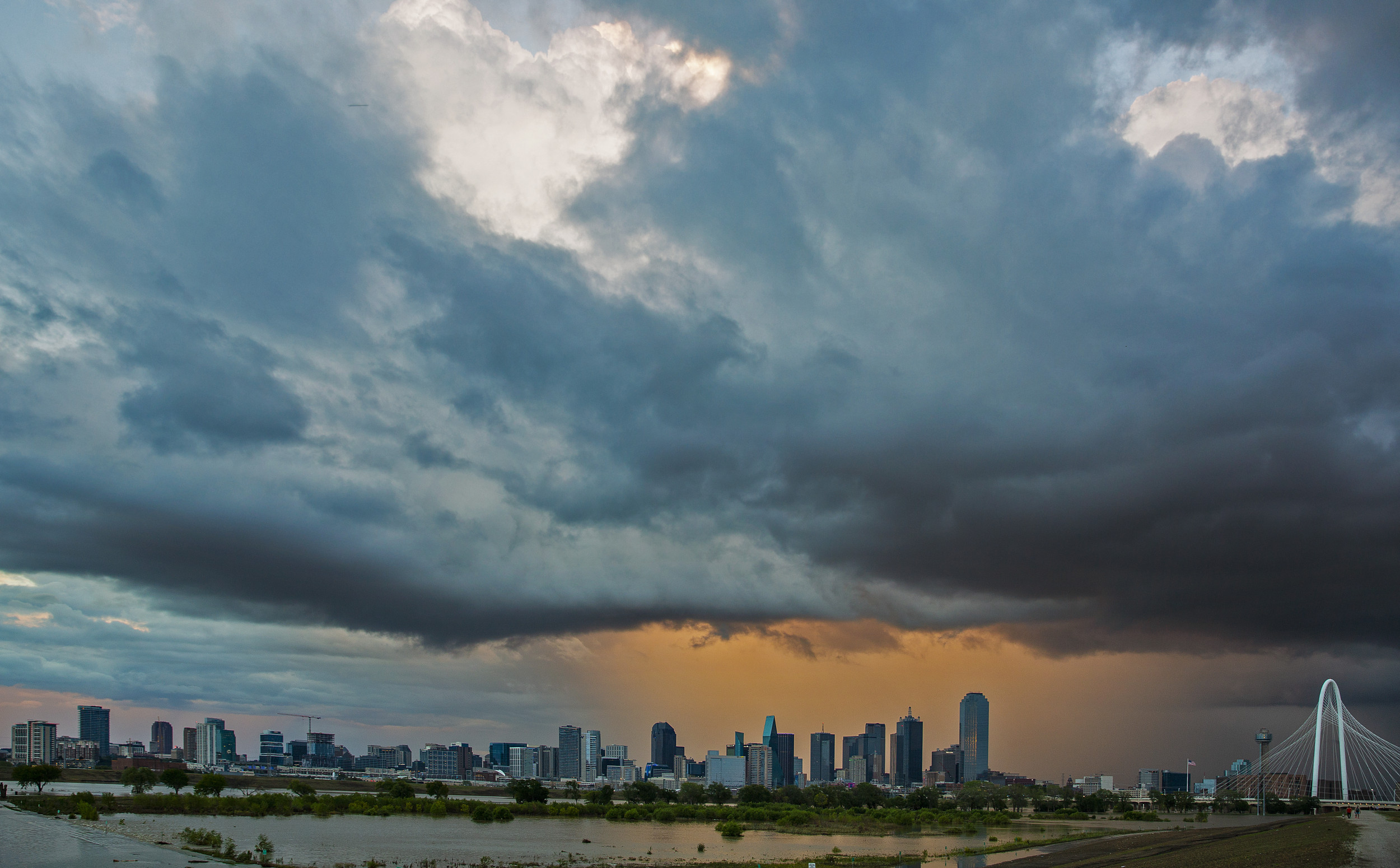 Flash Flood Warning Texas: North-Central Texas Under Downpour Alert Flash Flood Warning Texas: North-Central Texas Under Downpour Alert