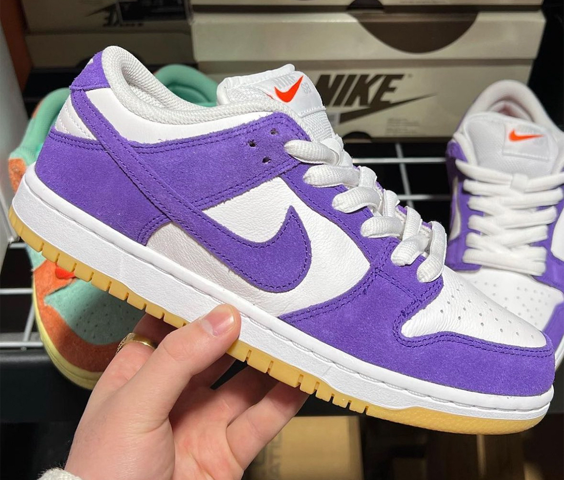 Foot Locker Sale: Nike Air, Dunks, Jordans & More Sneakers Up To 40% Off Foot Locker Sale: Nike Air, Dunks, Jordans & More Sneakers Up To 40% Off