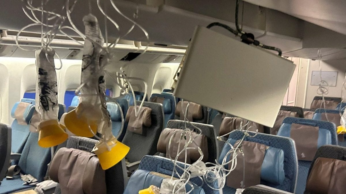 From Serving Passengers To Soaring The Skies: A Former SIA Flight Attendant's Journey To Becoming A Pilot From Serving Passengers To Soaring The Skies: A Former SIA Flight Attendant's Journey To Becoming A Pilot