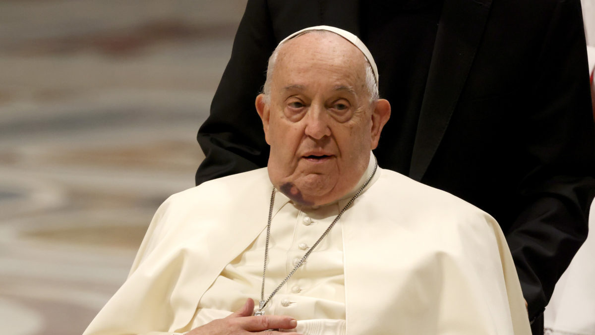 Funeral Do Papa Francisco: Fiéis Se Acomodam Nas Ruas Próximas Ao Vaticano Funeral Do Papa Francisco: Fiéis Se Acomodam Nas Ruas Próximas Ao Vaticano