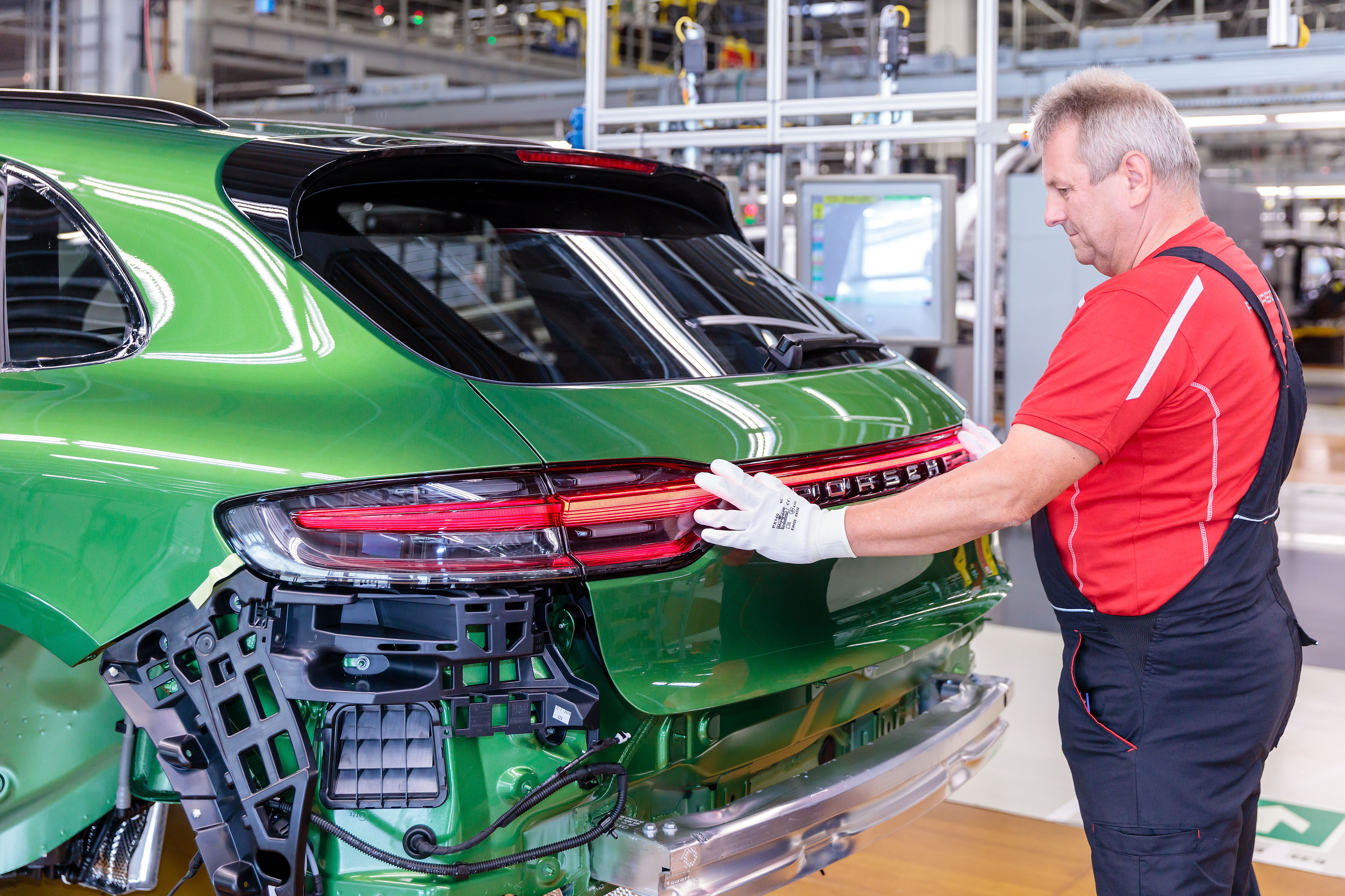 Fyrsta Rafmagnsútgáfan Af Porsche Macan: Yfirlit Fyrsta Rafmagnsútgáfan Af Porsche Macan: Yfirlit