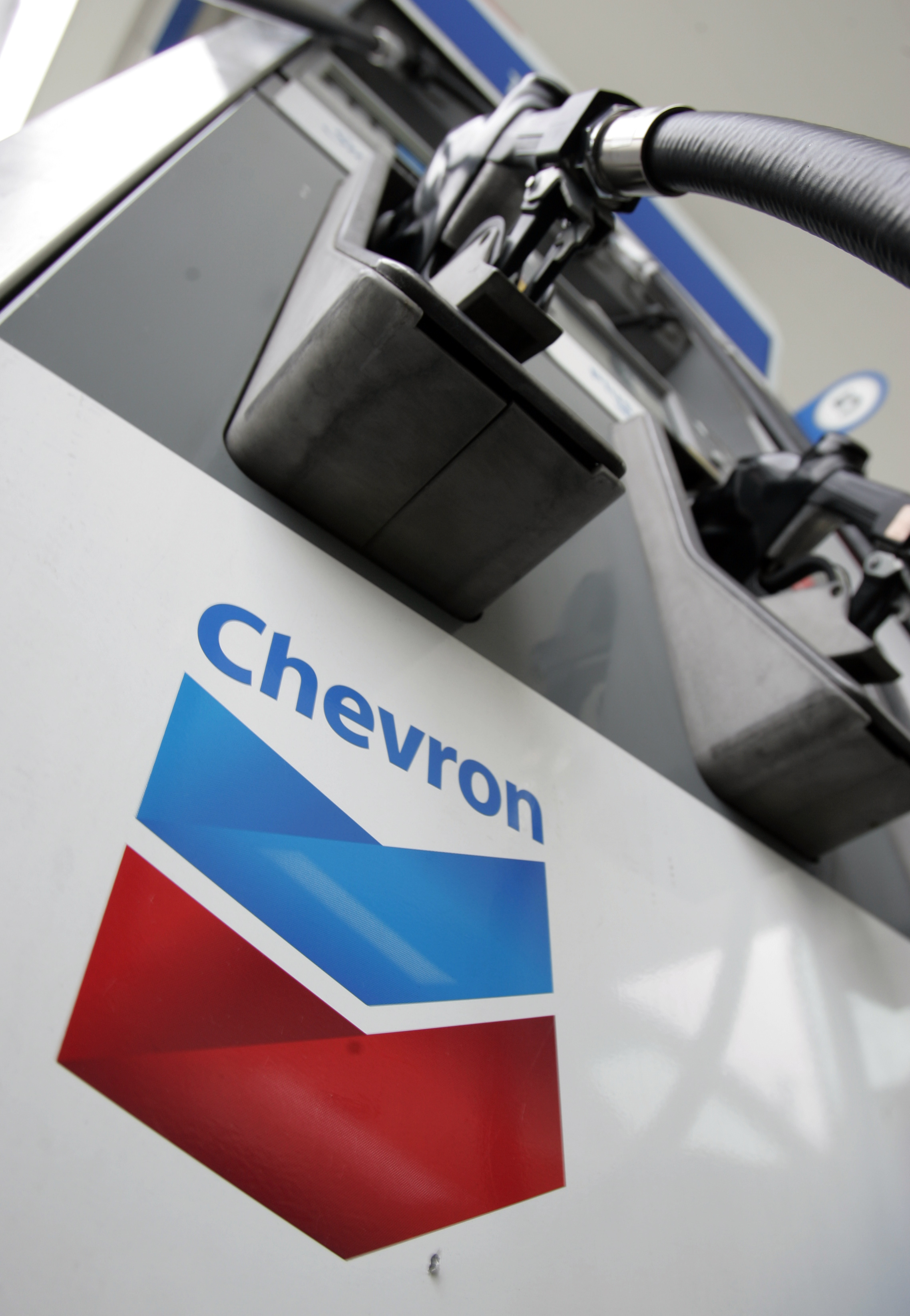 Gas Prices Expected To Dip For Memorial Day Weekend Gas Prices Expected To Dip For Memorial Day Weekend