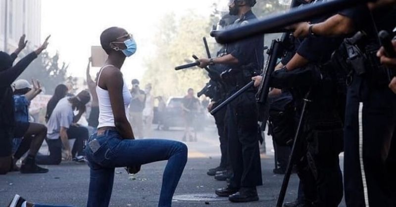 George Floyd Protest: FBI Responds To Kneeling Agents Photo George Floyd Protest: FBI Responds To Kneeling Agents Photo