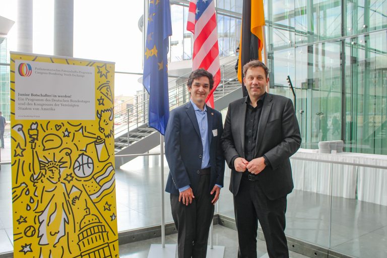 German Politician Lars Klingbeil Honored For Anti-Animal Cruelty Work German Politician Lars Klingbeil Honored For Anti-Animal Cruelty Work