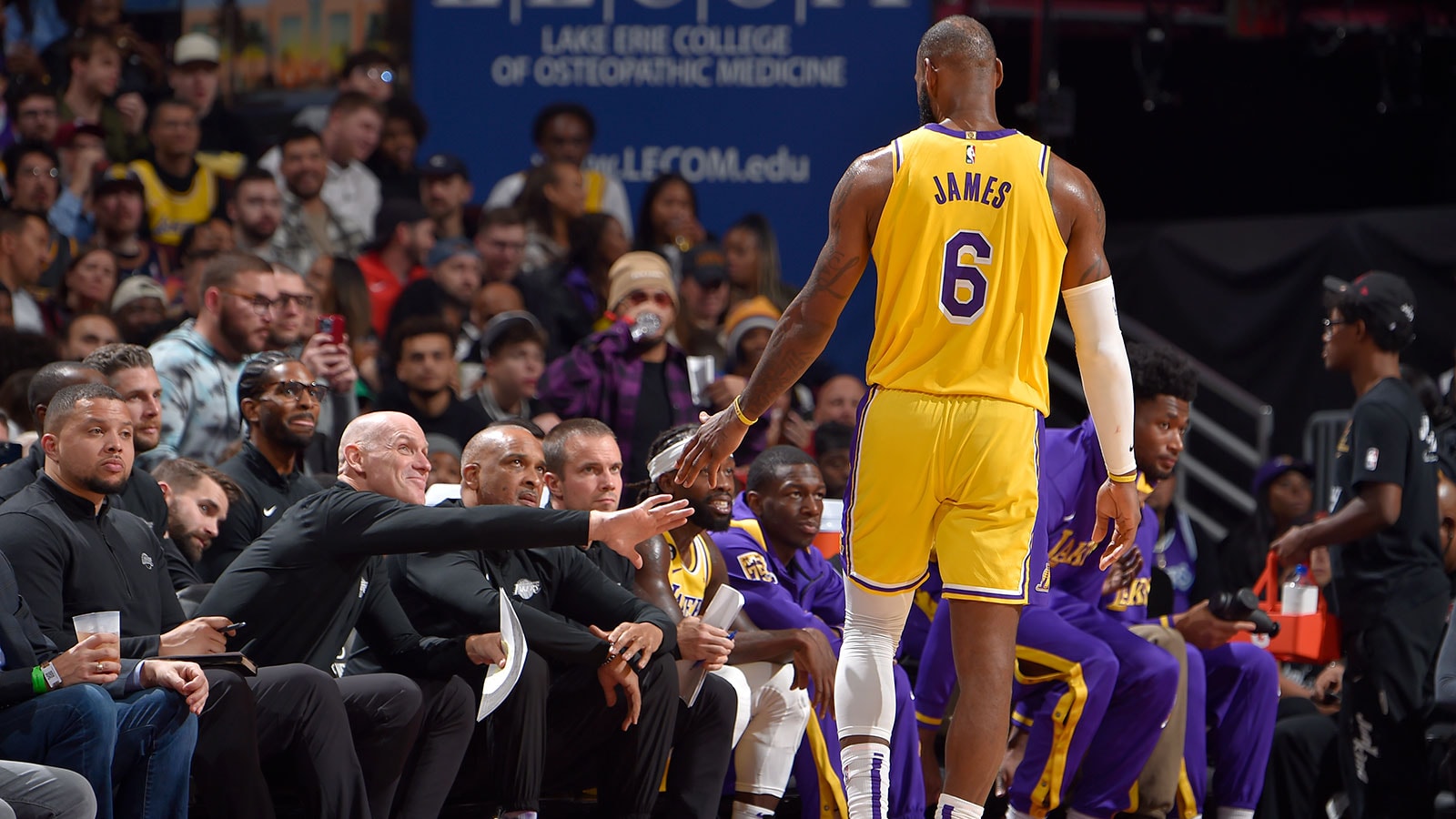 Get The Latest LA Lakers Scores And Updates From VAVEL United States Get The Latest LA Lakers Scores And Updates From VAVEL United States