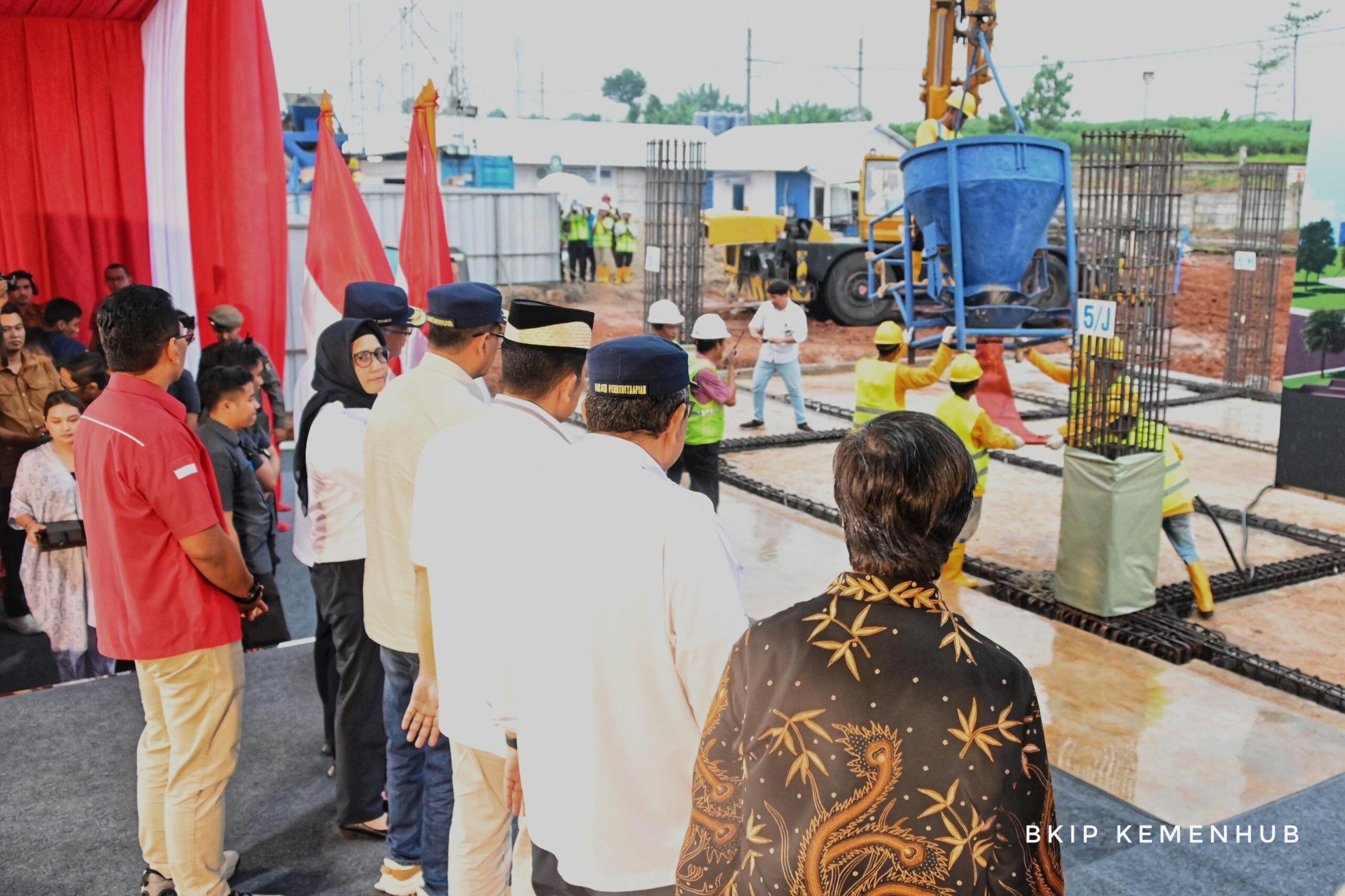 Giant Sea Wall: Solusi Pertahanan Pantai, Kolaborasi Pemerintah Dan Swasta Giant Sea Wall: Solusi Pertahanan Pantai, Kolaborasi Pemerintah Dan Swasta