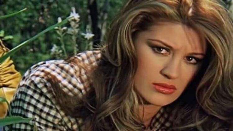 Gülşen Bubikoğlu'nun Şimdiki Hali: Bir Yeşilçam Efsanesinin Hikayesi Gülşen Bubikoğlu'nun Şimdiki Hali: Bir Yeşilçam Efsanesinin Hikayesi