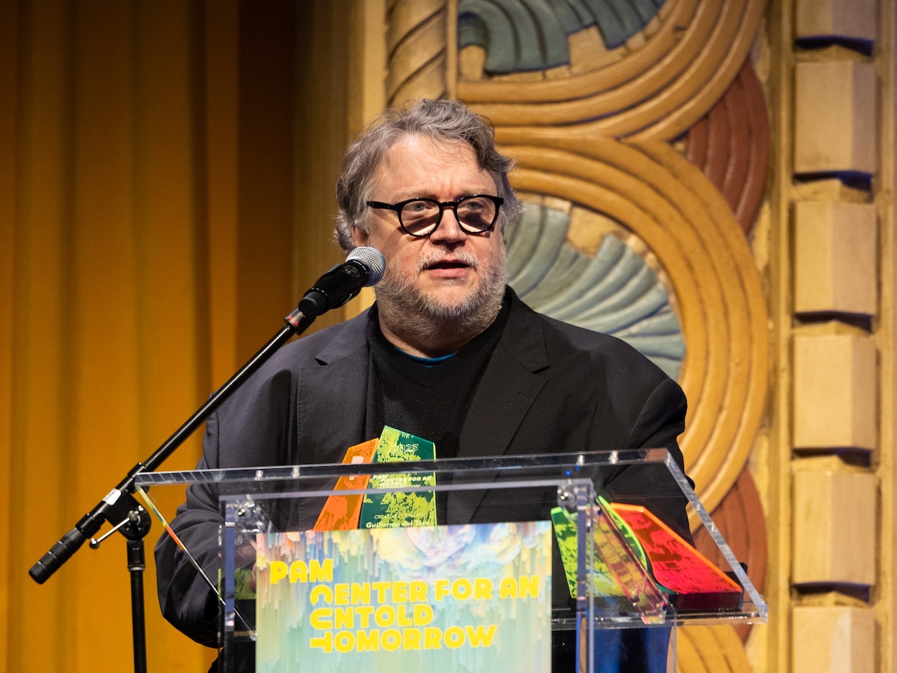 Guillermo Del Toro Praises Popular Shooter's World-Building Guillermo Del Toro Praises Popular Shooter's World-Building