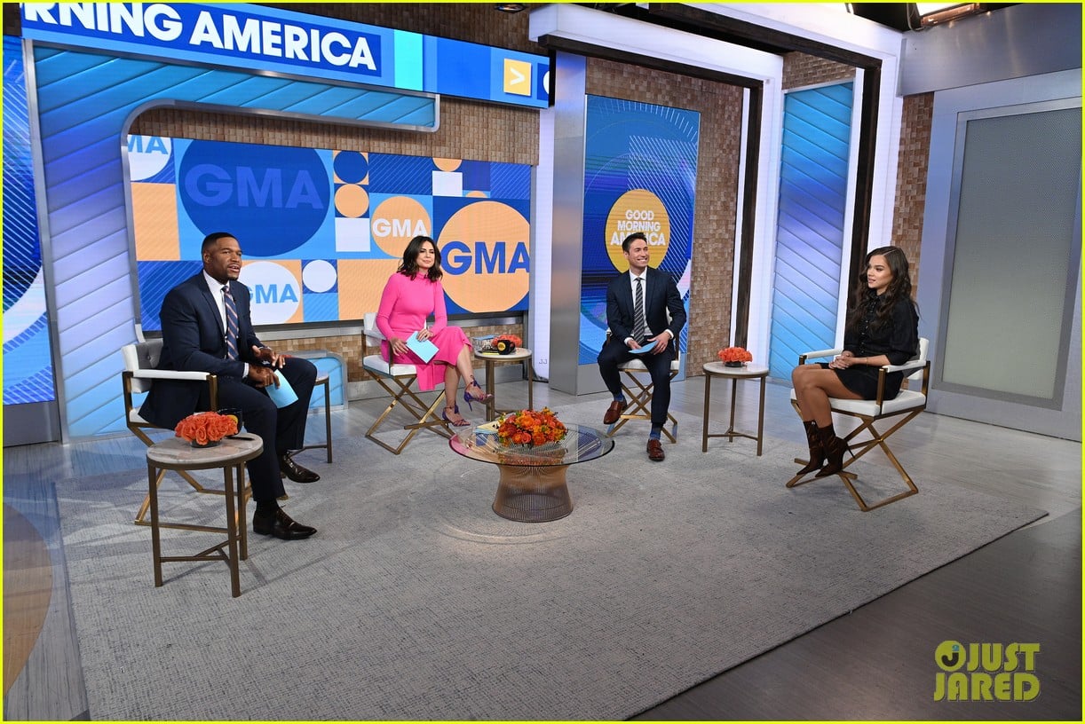 Hailee Steinfeld's Sharp GMA Look: Suit Style And More Hailee Steinfeld's Sharp GMA Look: Suit Style And More