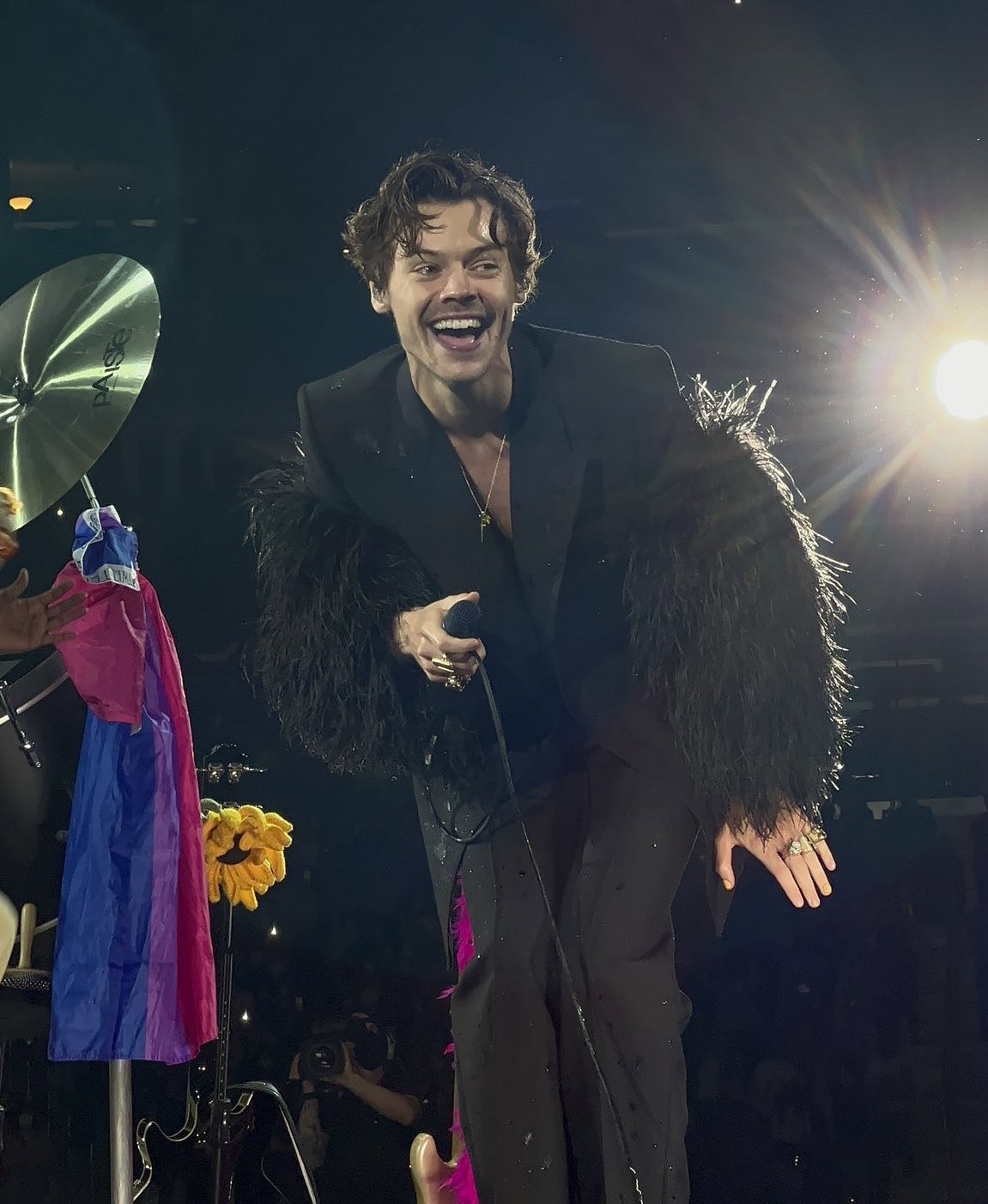 Harry Styles Responds To A Hilariously Bad SNL Impression Harry Styles Responds To A Hilariously Bad SNL Impression