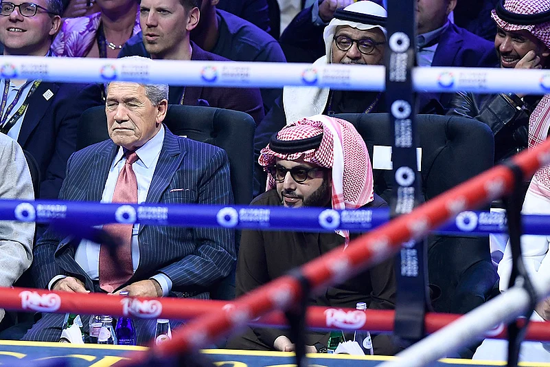 Heavyweight Clash: Parker And Bakole To Battle In Riyadh This Saturday Heavyweight Clash: Parker And Bakole To Battle In Riyadh This Saturday