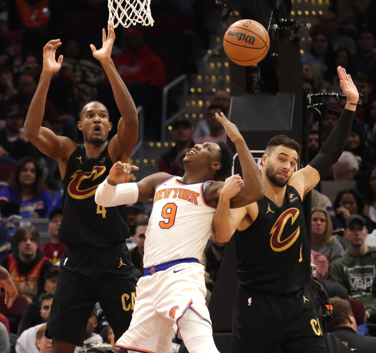 High-Percentage Shooting Fuels Cavs' Victory Over Knicks High-Percentage Shooting Fuels Cavs' Victory Over Knicks
