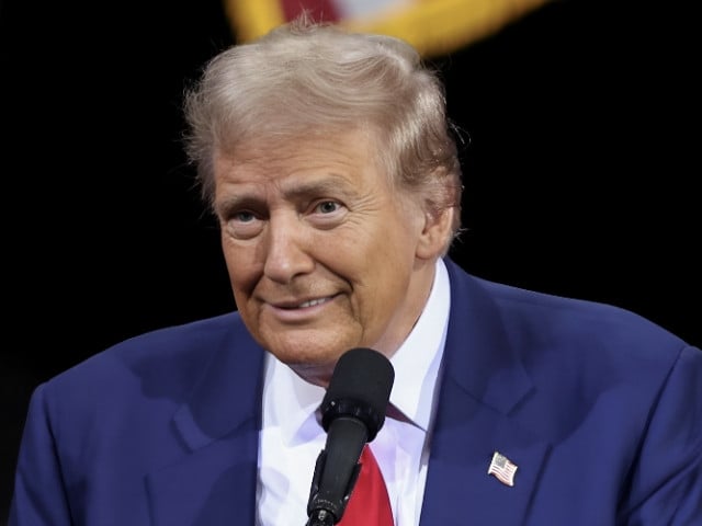 High-Roller Lifestyle: A Look Into Presidential Seals, $100,000 Watches, And Marriott Afterparties High-Roller Lifestyle: A Look Into Presidential Seals, $100,000 Watches, And Marriott Afterparties