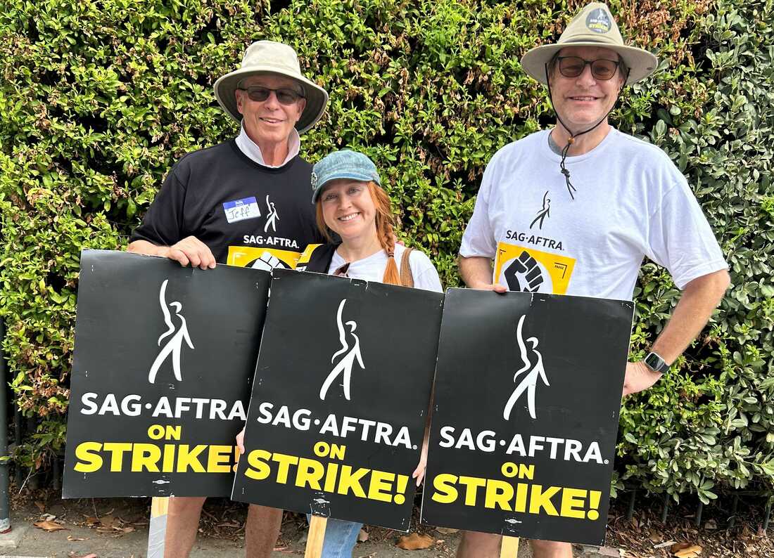 Hollywood Production Ground To A Halt Amidst Joint Strike Hollywood Production Ground To A Halt Amidst Joint Strike