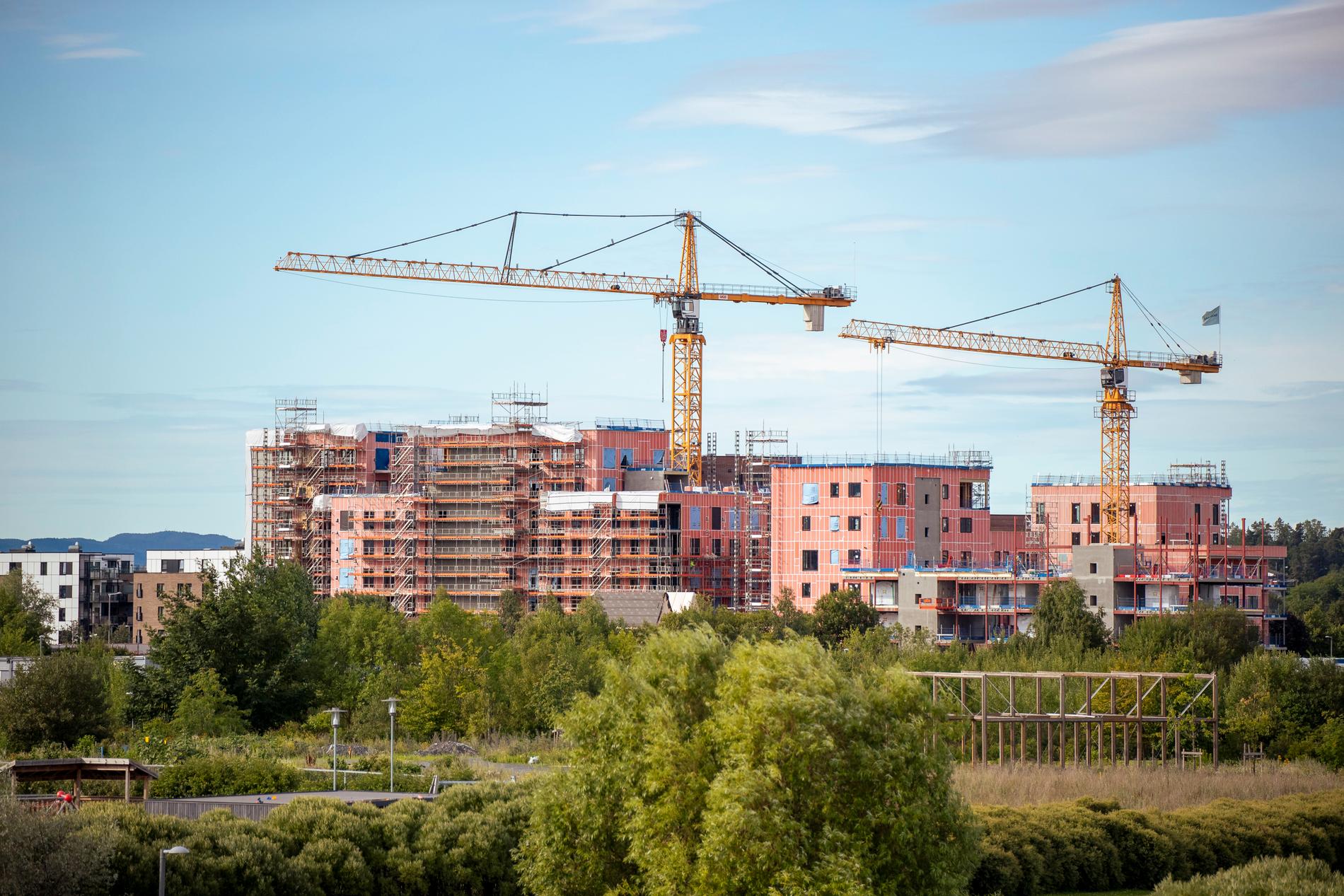 Housing Permit Decline: Challenges To Construction Growth Housing Permit Decline: Challenges To Construction Growth