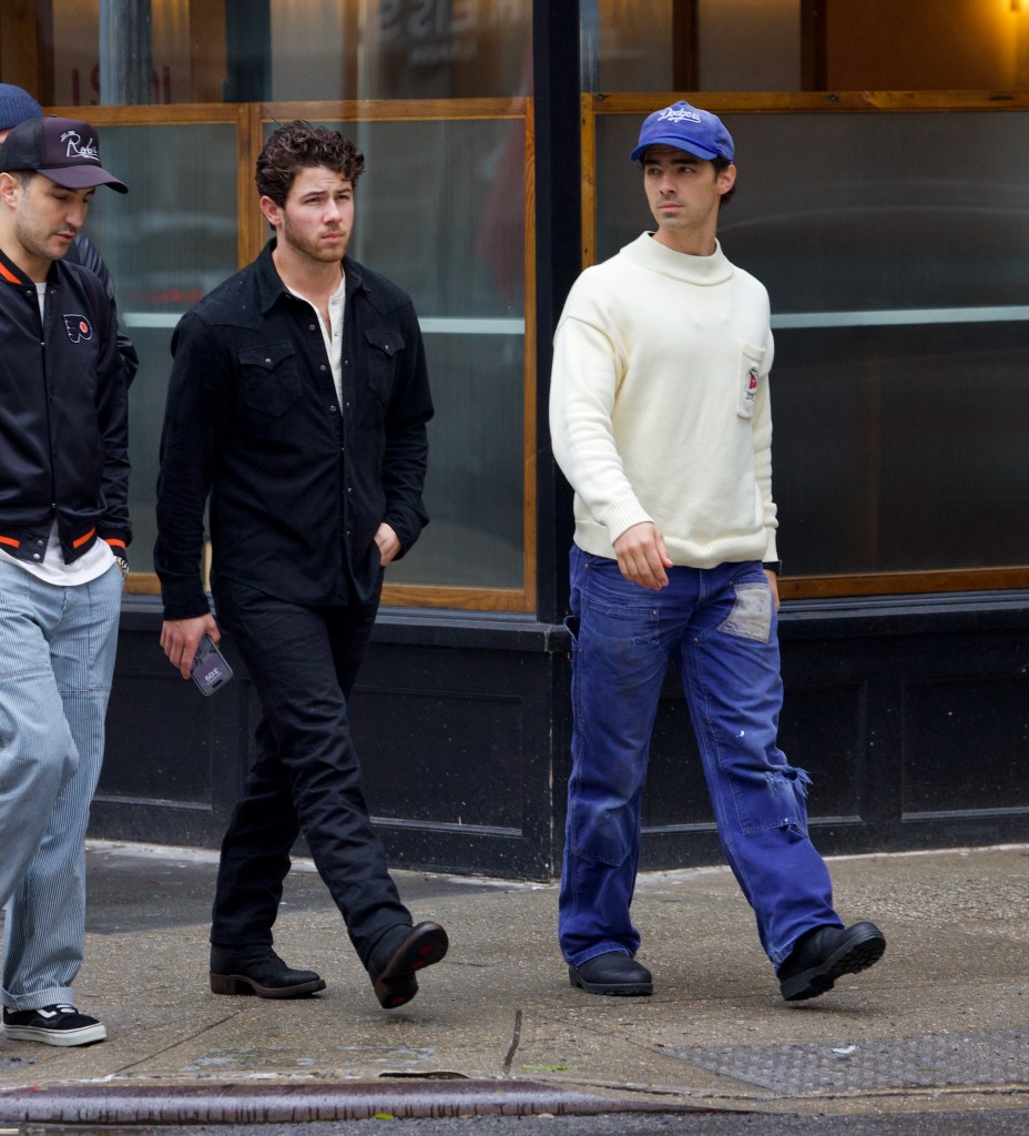 How Joe Jonas Responded To A Couple Fighting Over Him How Joe Jonas Responded To A Couple Fighting Over Him
