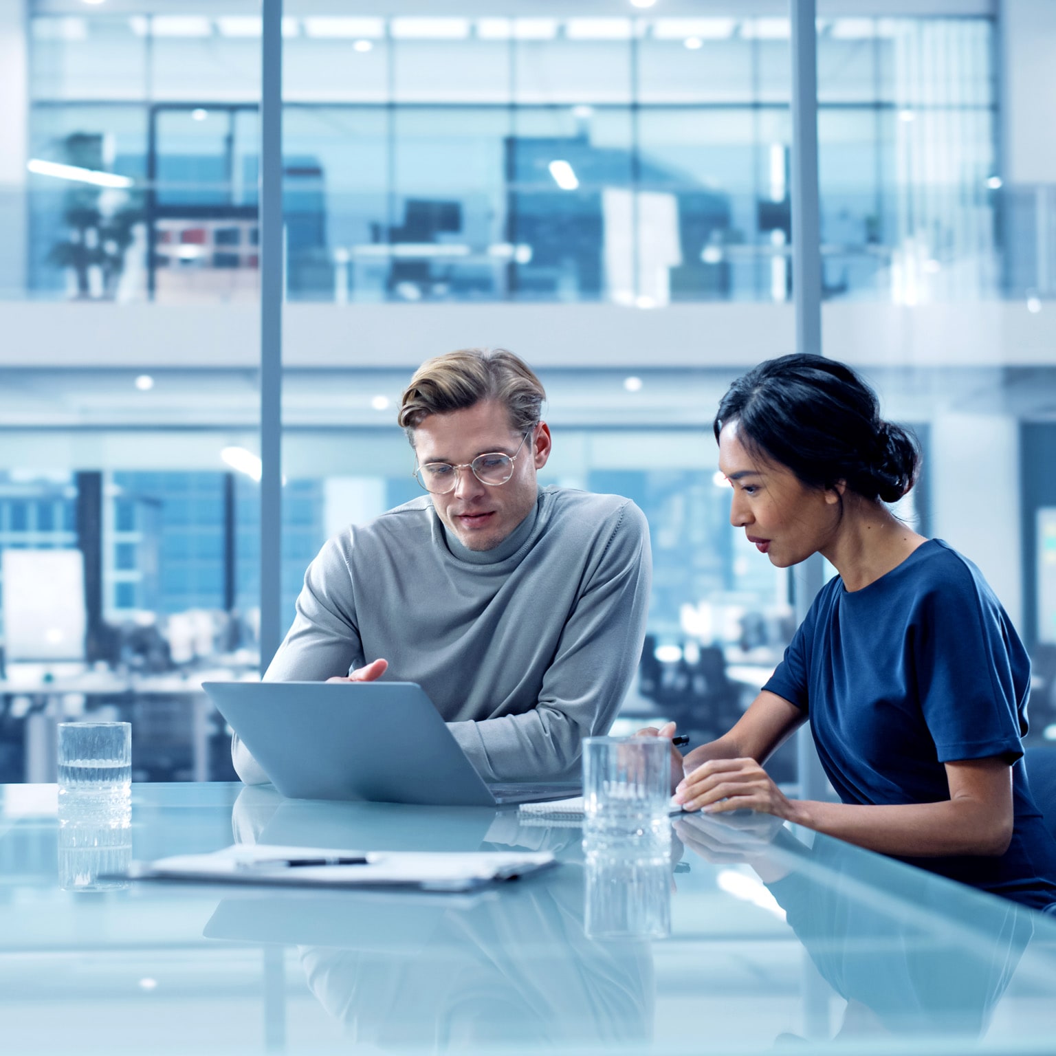 How Middle Management Drives Company Performance And Employee Satisfaction How Middle Management Drives Company Performance And Employee Satisfaction