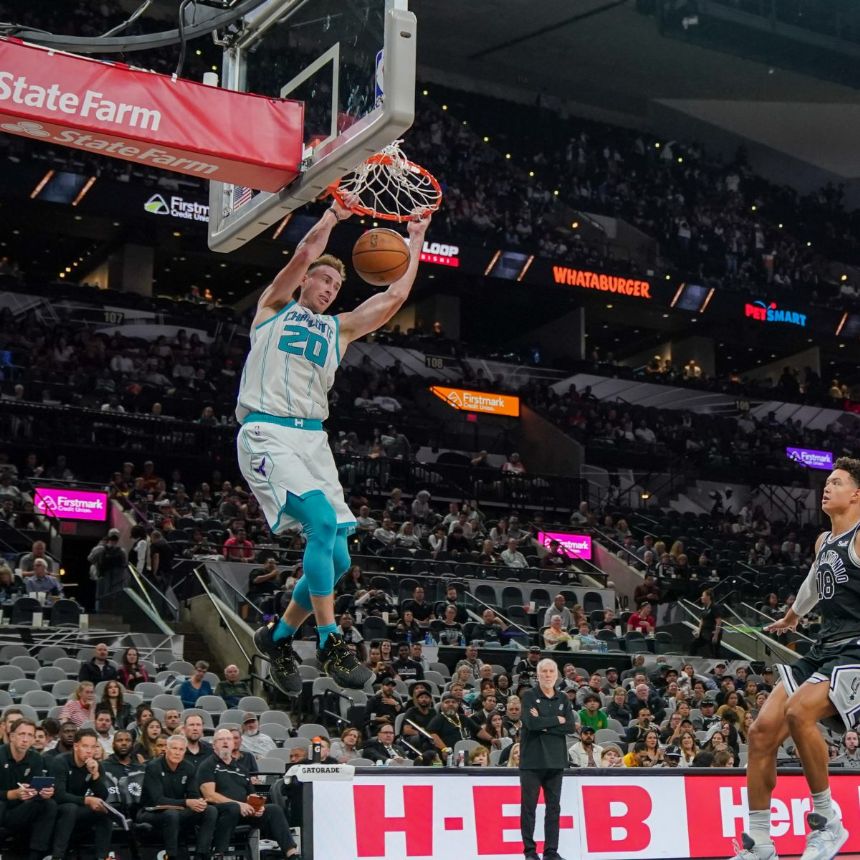 How To Watch The Warriors Vs. Hornets Game On March 3rd: Time, TV, And Streaming How To Watch The Warriors Vs. Hornets Game On March 3rd: Time, TV, And Streaming