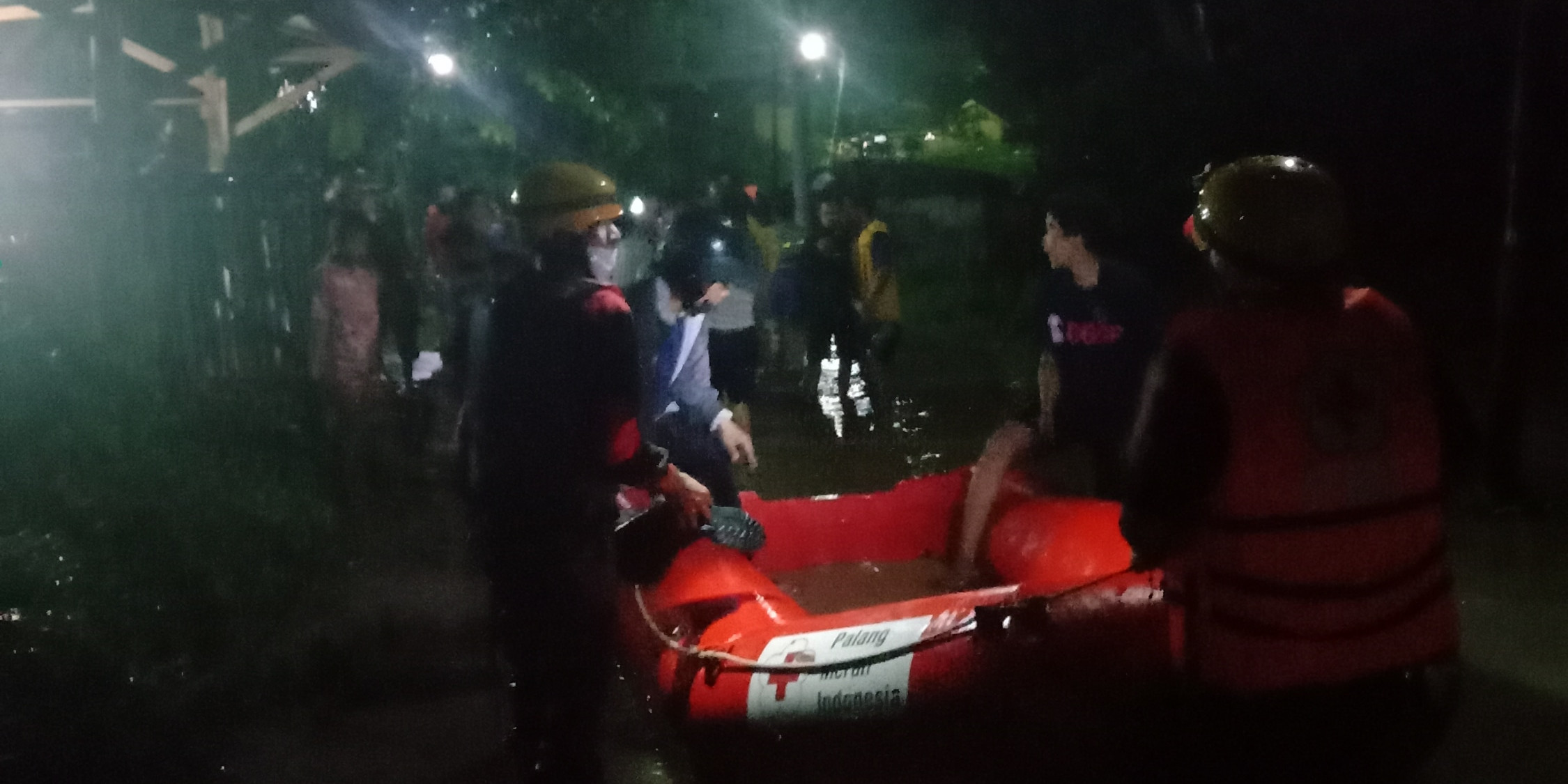 Hujan Lebat Picu Kecelakaan: Balita Tenggelam Di Batu Ampar, Balikpapan Hujan Lebat Picu Kecelakaan: Balita Tenggelam Di Batu Ampar, Balikpapan