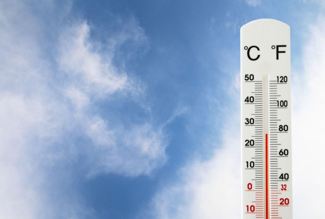 Indore Reaches 40°C: Heatwave Warning, CMHO Health Advisory In Effect Indore Reaches 40°C: Heatwave Warning, CMHO Health Advisory In Effect
