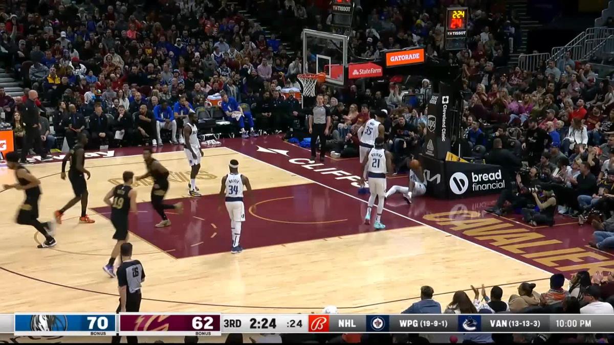 Jarrett Allen's Spectacular Dunk: Cavs Defeat Knicks