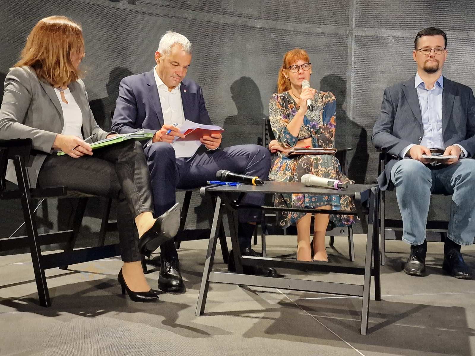 Javna Razprava O Noveli Zakona O Romski Skupnosti: Pomembna Vprašanja Javna Razprava O Noveli Zakona O Romski Skupnosti: Pomembna Vprašanja