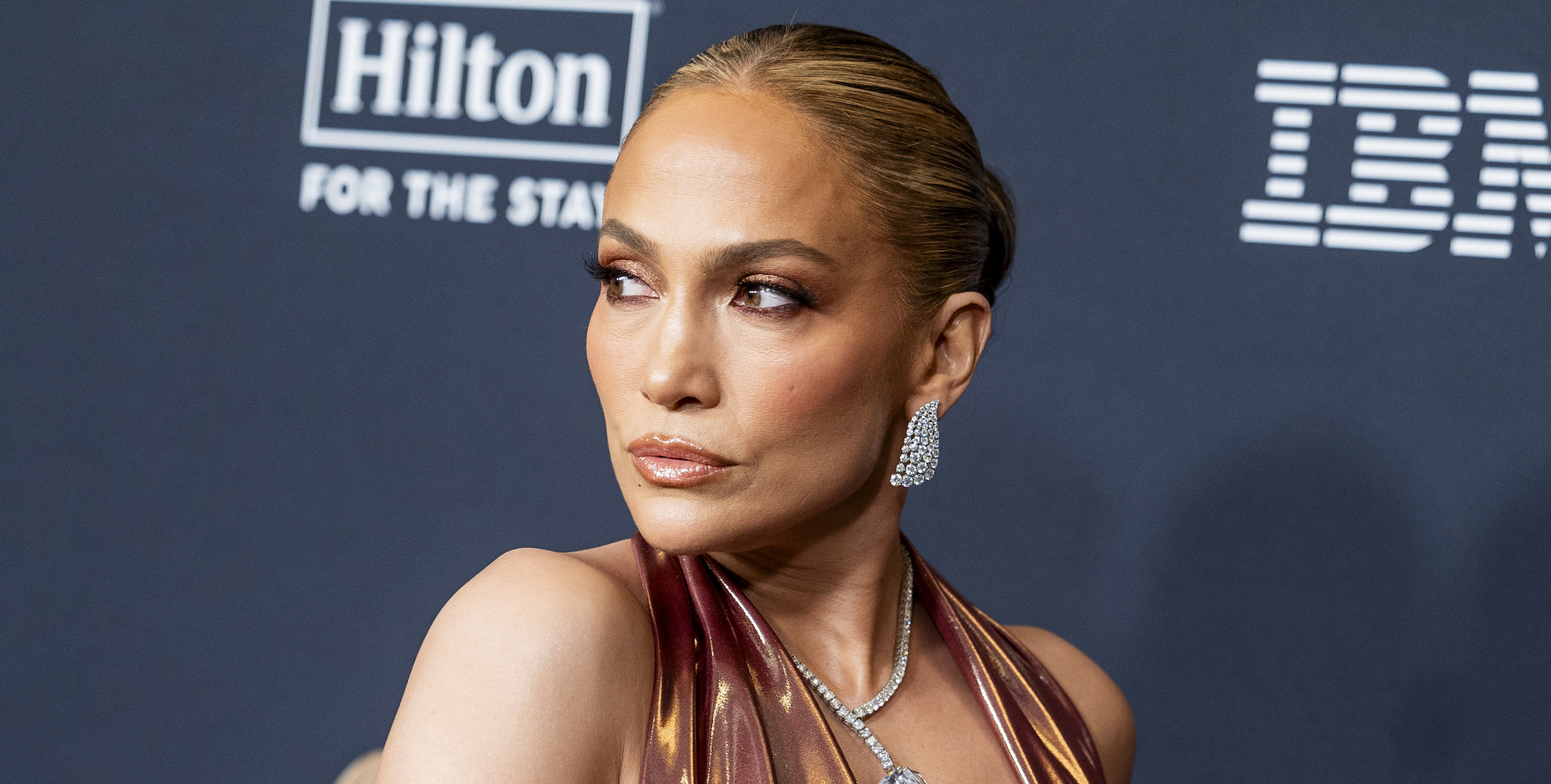 Jennifer Lopez To Host The 2025 American Music Awards Jennifer Lopez To Host The 2025 American Music Awards